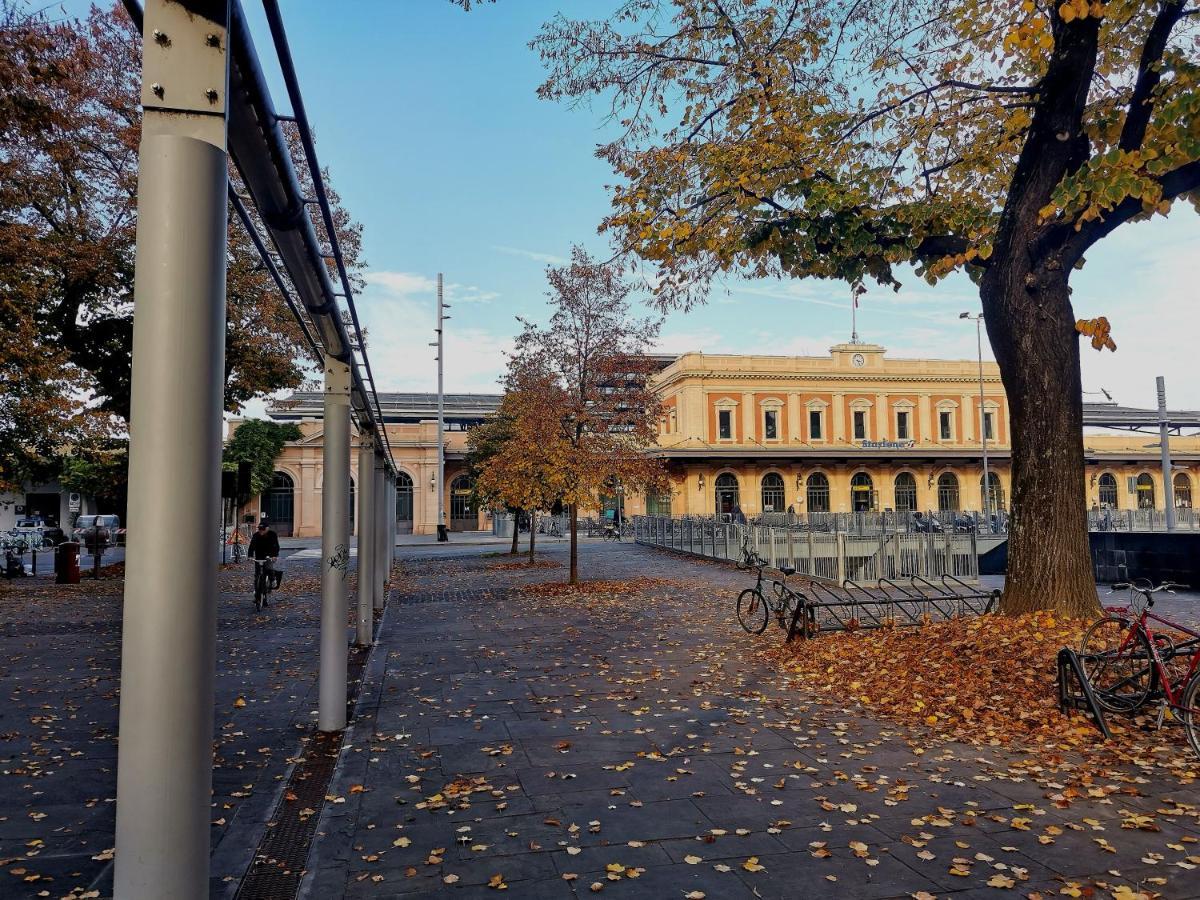 Parma Express Traveller'S Lodging Front Station Fs Parking Eksteriør billede